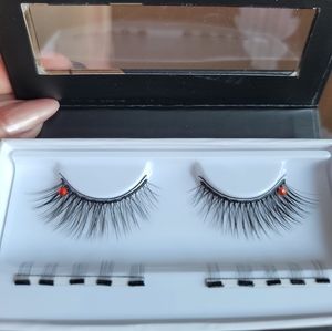 Lashes (magnetic) Style: cat eye w/ red bling